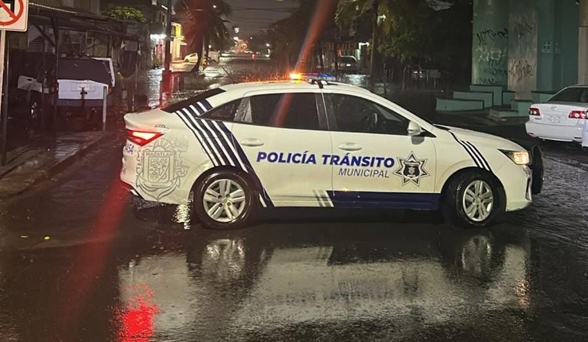 Fuerte lluvia en Mazatlán