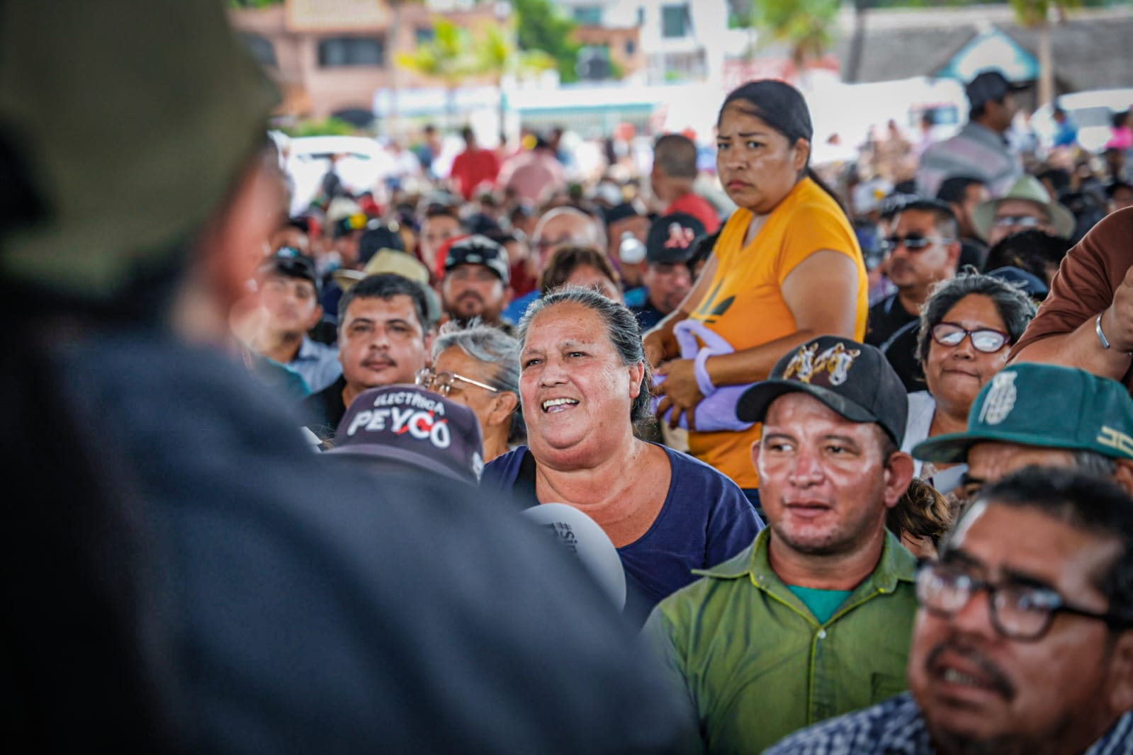 Entrega Rocha motores marinos y pangas a pescadores