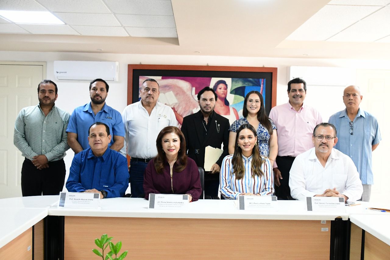 Comité Técnico Estatal del Fideicomiso de Vivienda del Magisterio, presidido por Gloria Himelda Félix Niebla