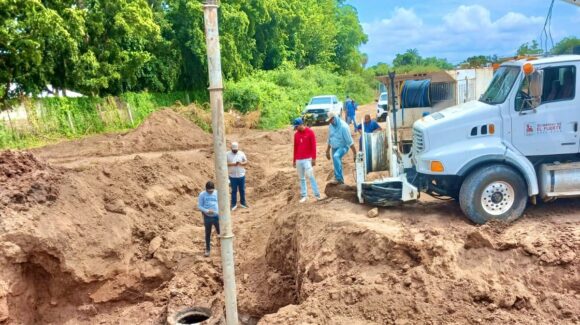 Japaf avanza en trabajos de mantenimiento de la red de drenaje de La Constancia