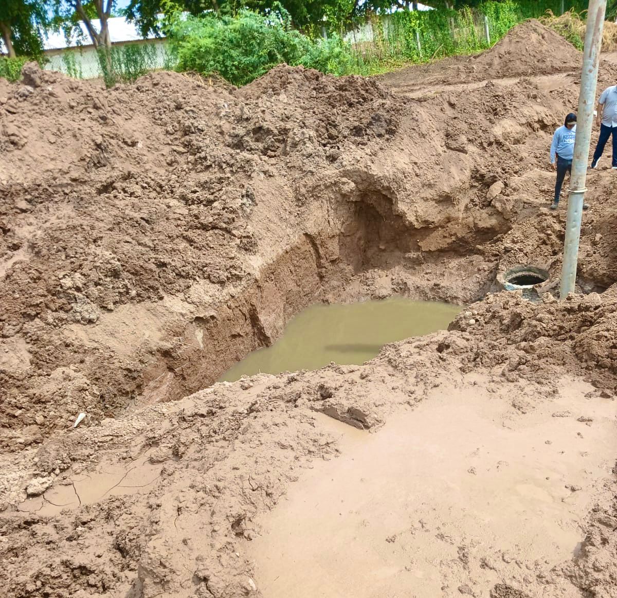 gobierno de el fuerte hace mantenimiento de red de drenaje de la constancia