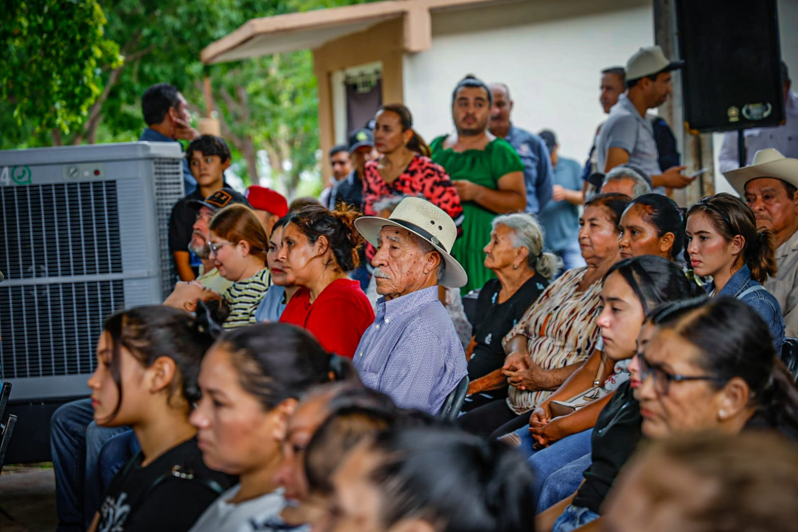 Rocha Moya y Gámez Mendívil entregan obra en Tacuichamona