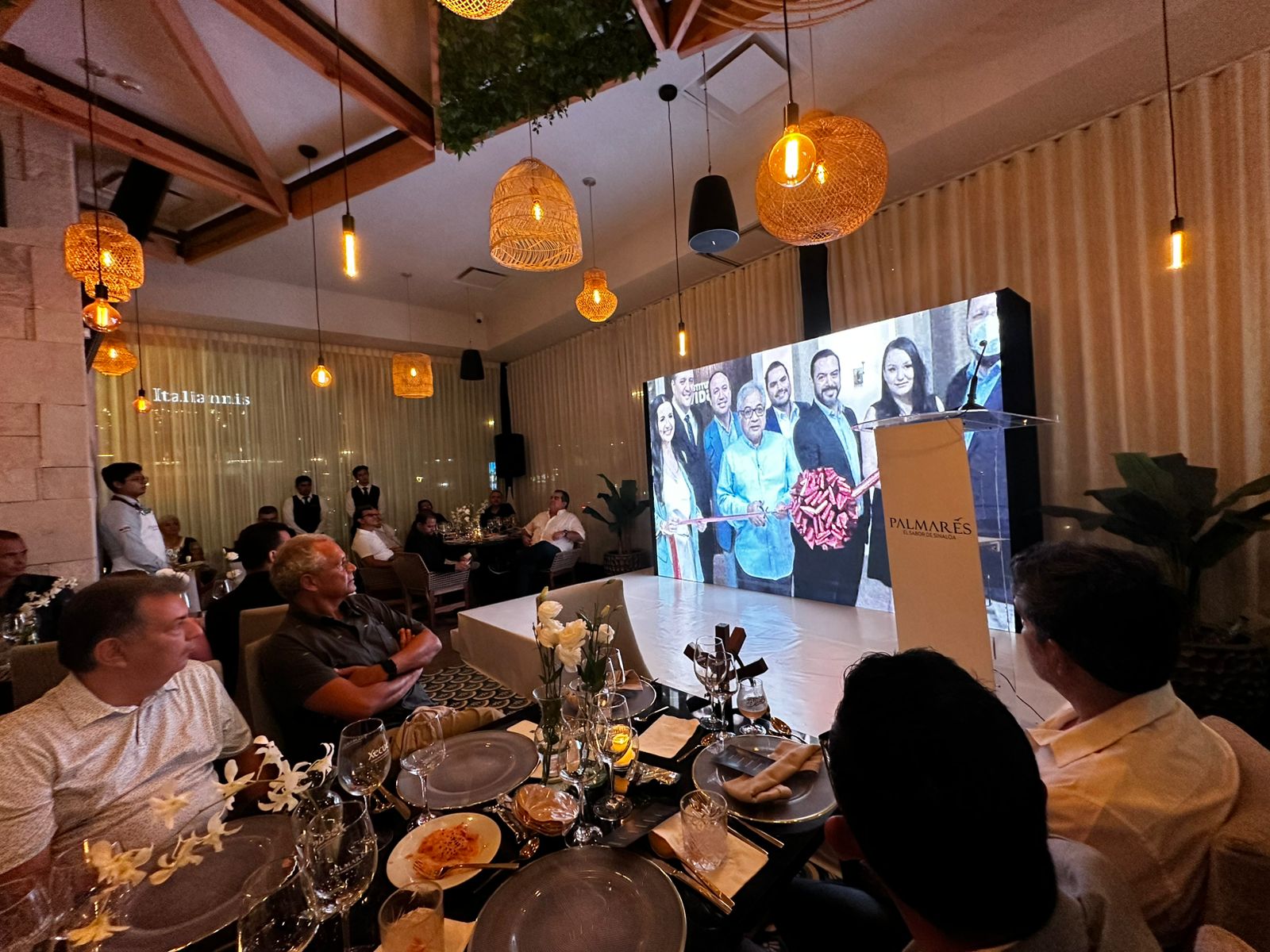 grupo arhe celebro en grande el segundo aniversario de su restaurante palmares