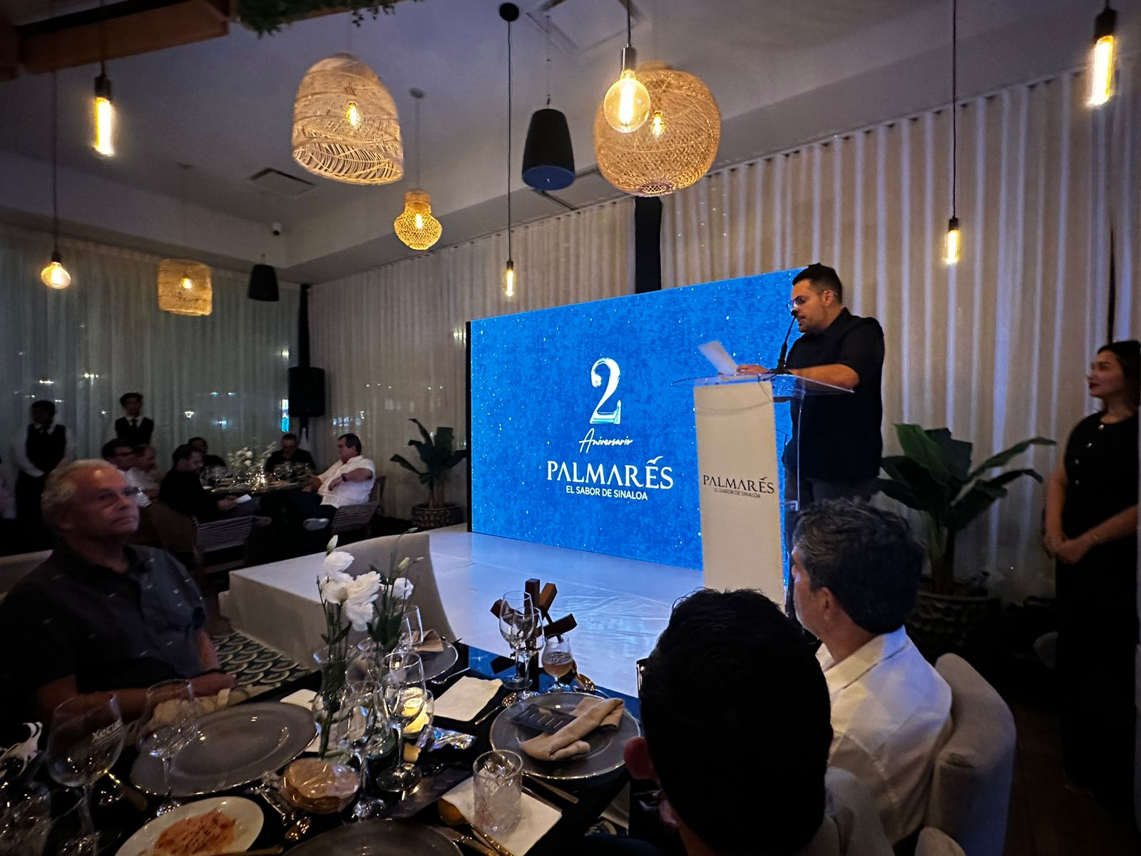 grupo arhe celebro en grande el segundo aniversario de su restaurante palmares