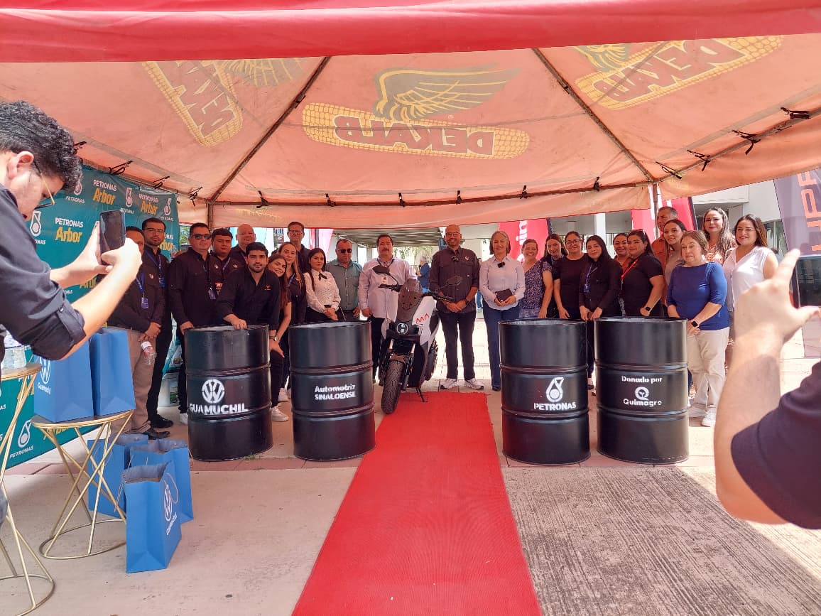 grupo FICA motors donó al ayuntamiento de Salvador Alvarado, una motocicleta eléctrica