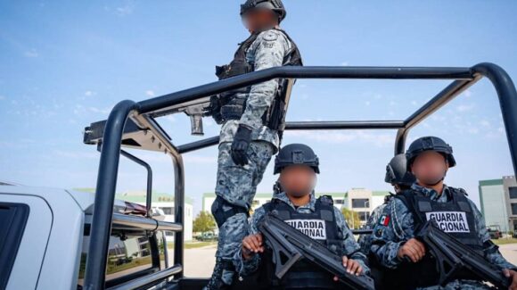 Elementos de la Guardia Nacional recuperan vehículo con reporte de robo en Mazatlán