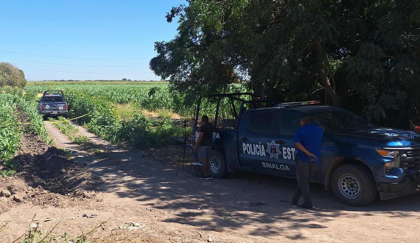 Autoridades resguardan el lugar donde un adulto mayor fue encontrado en estado de descomposición en Navolato