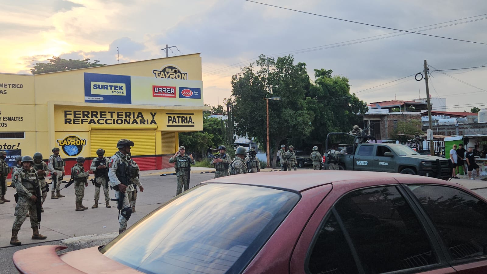 Hombre baleado en la Lázaro Cárdenas, Culiacán