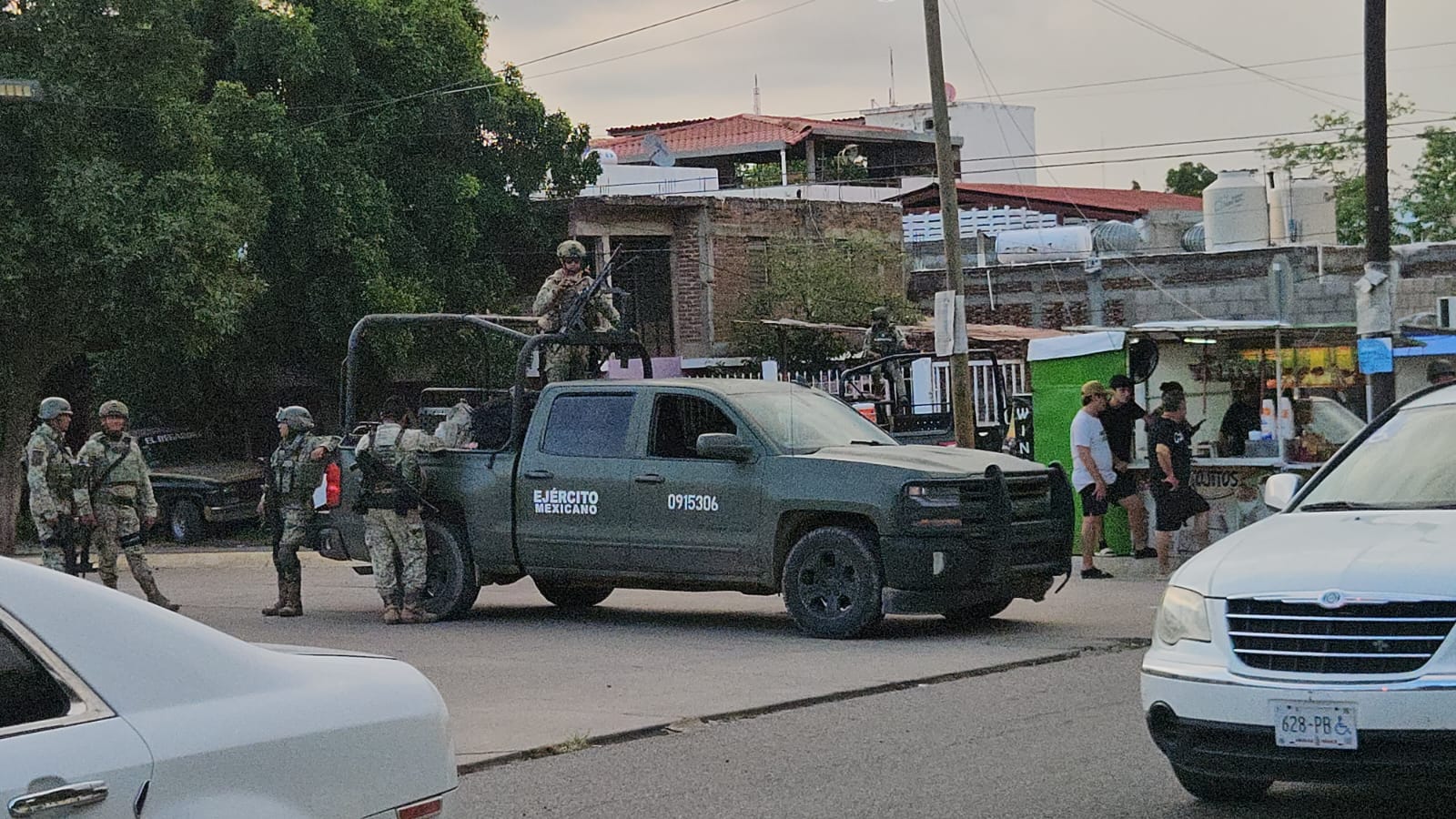Hombre baleado en la Lázaro Cárdenas, Culiacán