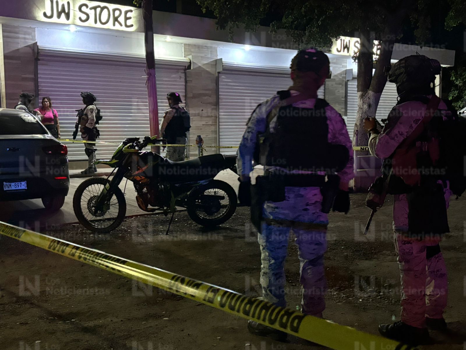 Hombre ejecutado afuera de una tienda de ropa en Aguaruto