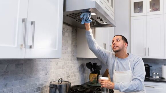 ¡Deshazte de la grasa en la cocina! Con estos métodos caseros para limpiar estufa, campana y azulejos