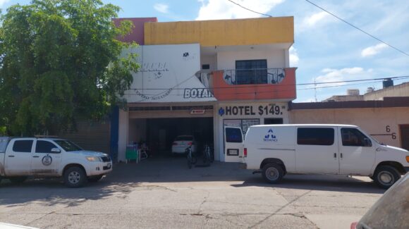 Encuentran sin vida a un hombre al interior de un hotel en el centro de Guamúchil