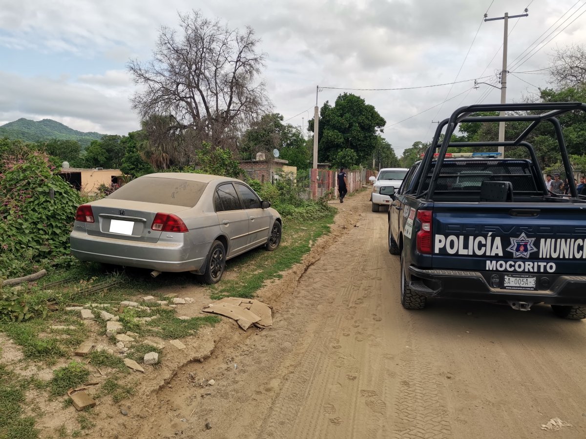 automóvil Honda Civic resguardado por la policía
