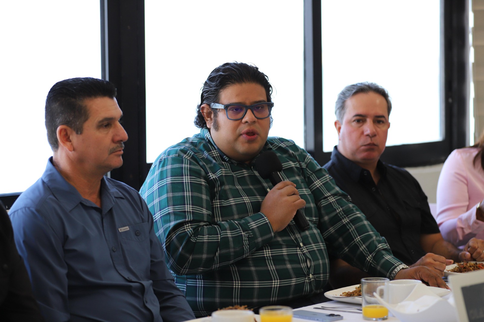 Icatsin sostiene reunión con cámaras empresariales del sur de Sinaloa