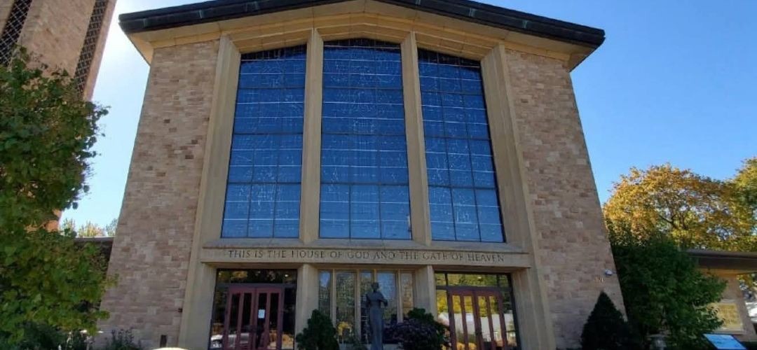 Iglesia de la Escuela Católica de la Anunciación en Minneapolis
