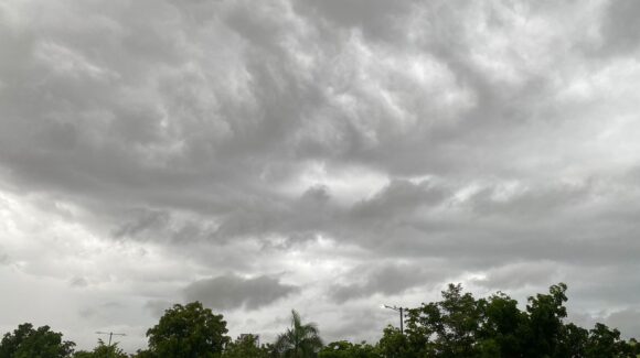Culiacán amanece con lluvias y actividad eléctrica este viernes; prevén precipitaciones en más municipios