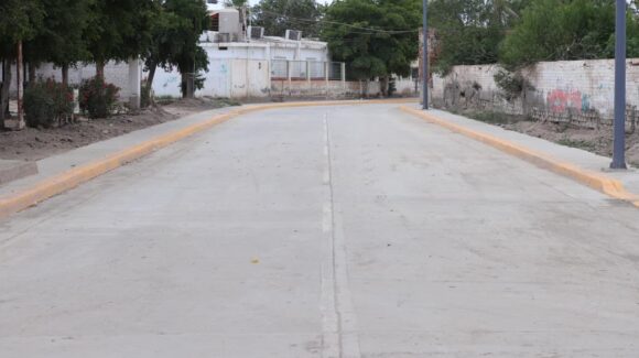 En Guasave se inaugura pavimento en La Brecha con recursos de regularización de vehículos extranjeros