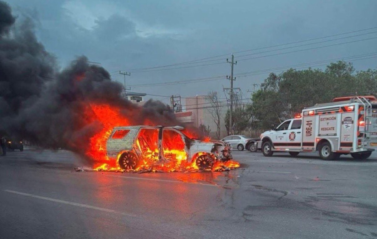 Incendio de camioneta de delegado de la FGR en Tamaulipas