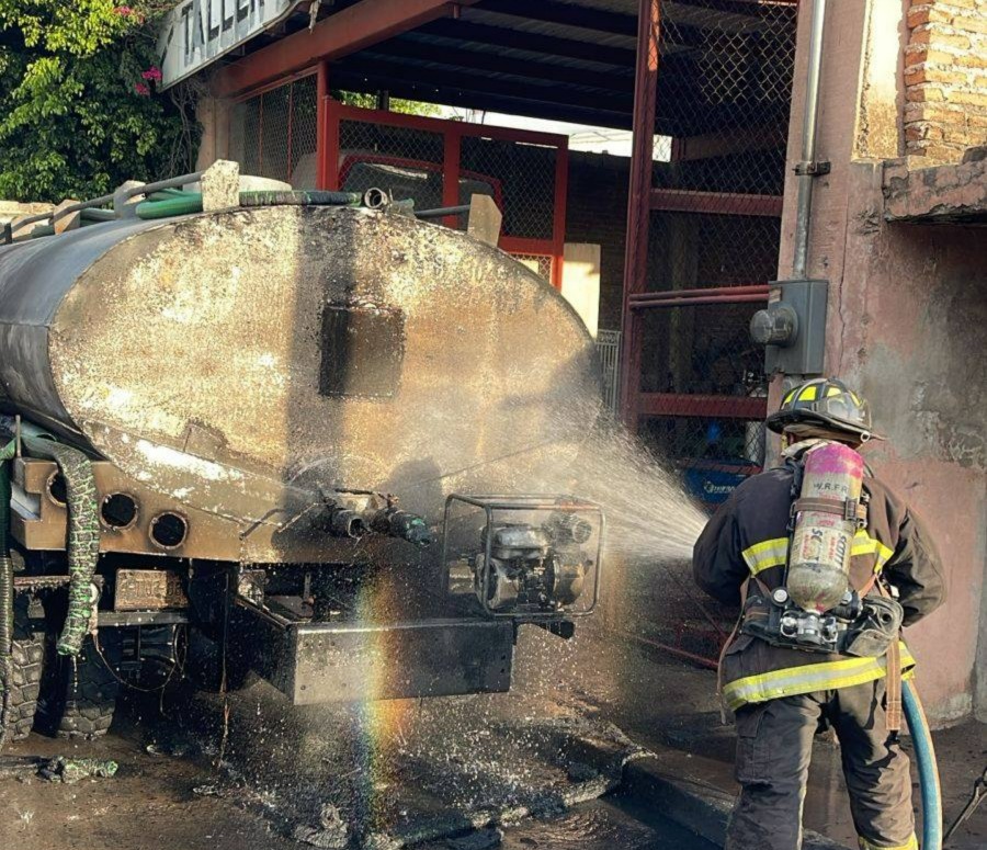 Incendio de pipa en Mazatlán
