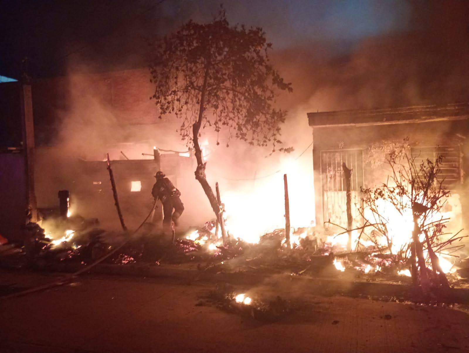 Incendio en una casa de Rincón de Urías, Mazatlán