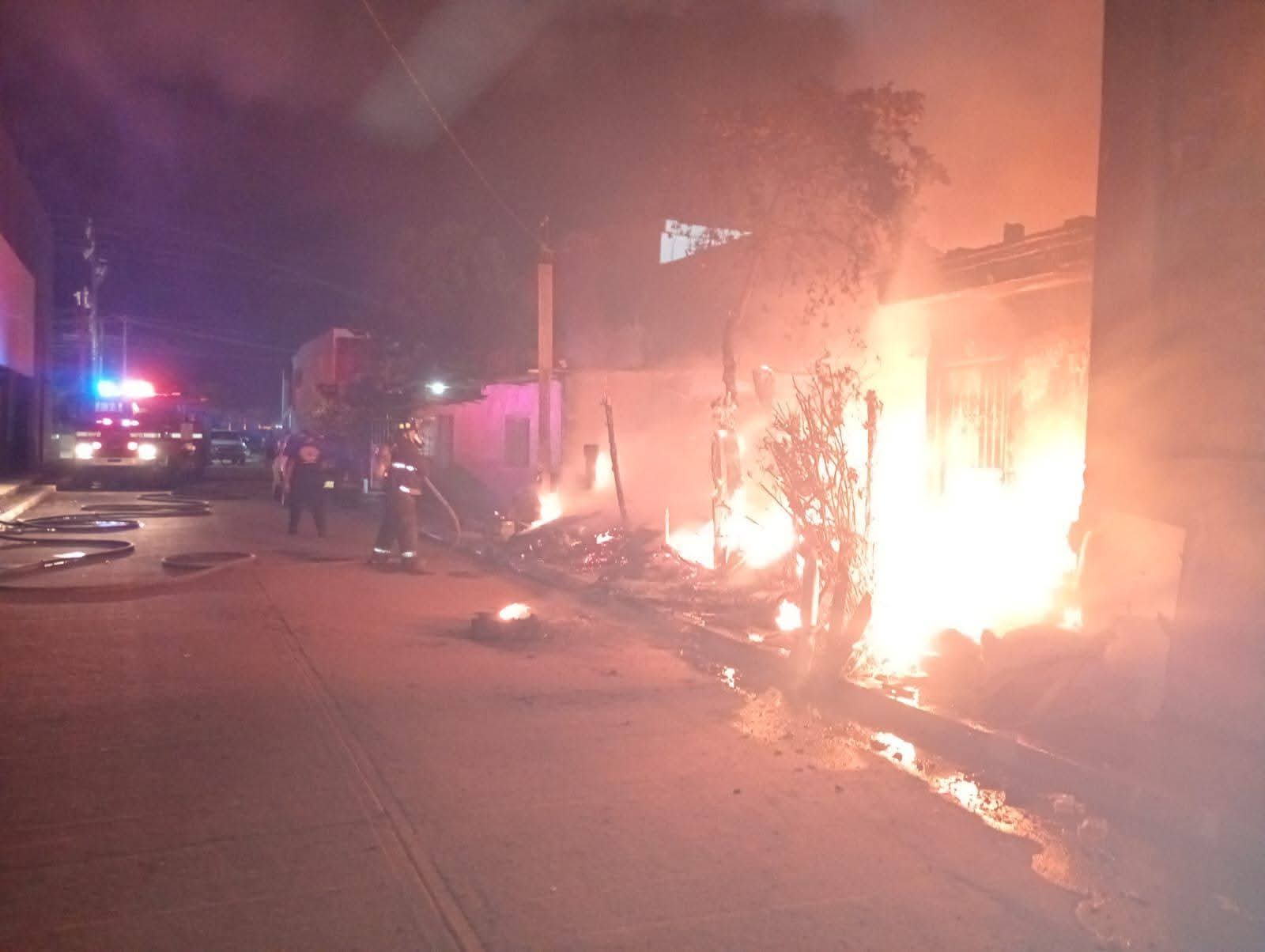 Incendio en una casa de Rincón de Urías, Mazatlán