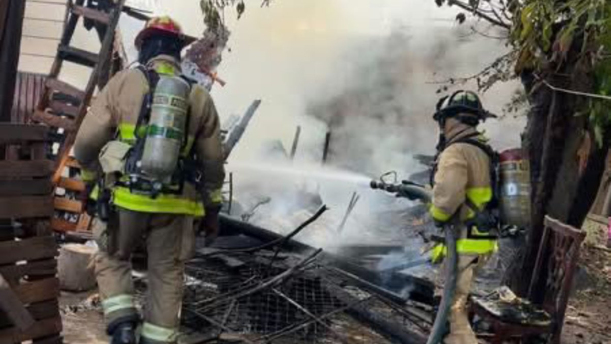 Incendio en casa de la Salvador Allende, en Mazatlán