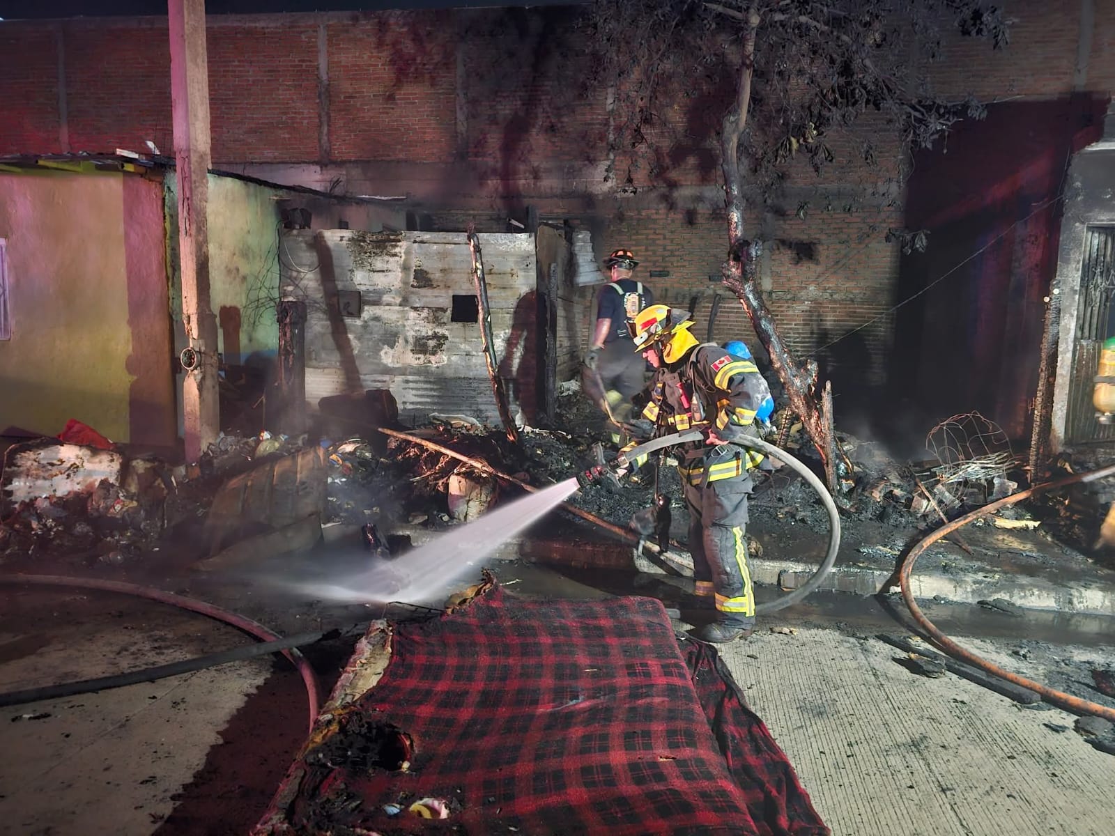 Incendio en una casa de Rincón de Urías, Mazatlán