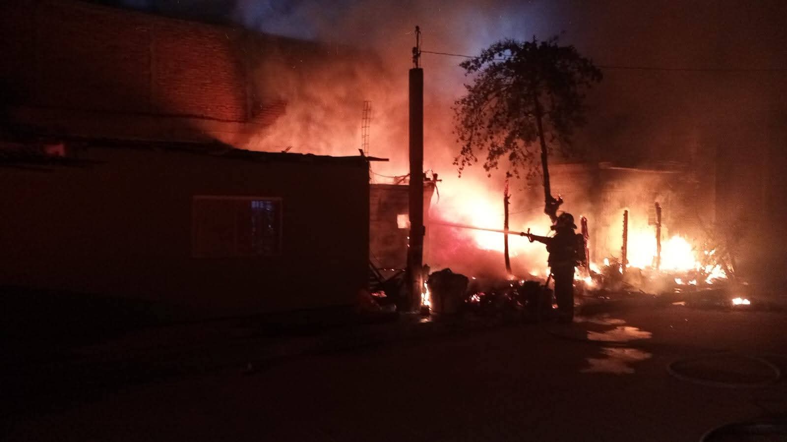 Incendio en una casa de Rincón de Urías, Mazatlán