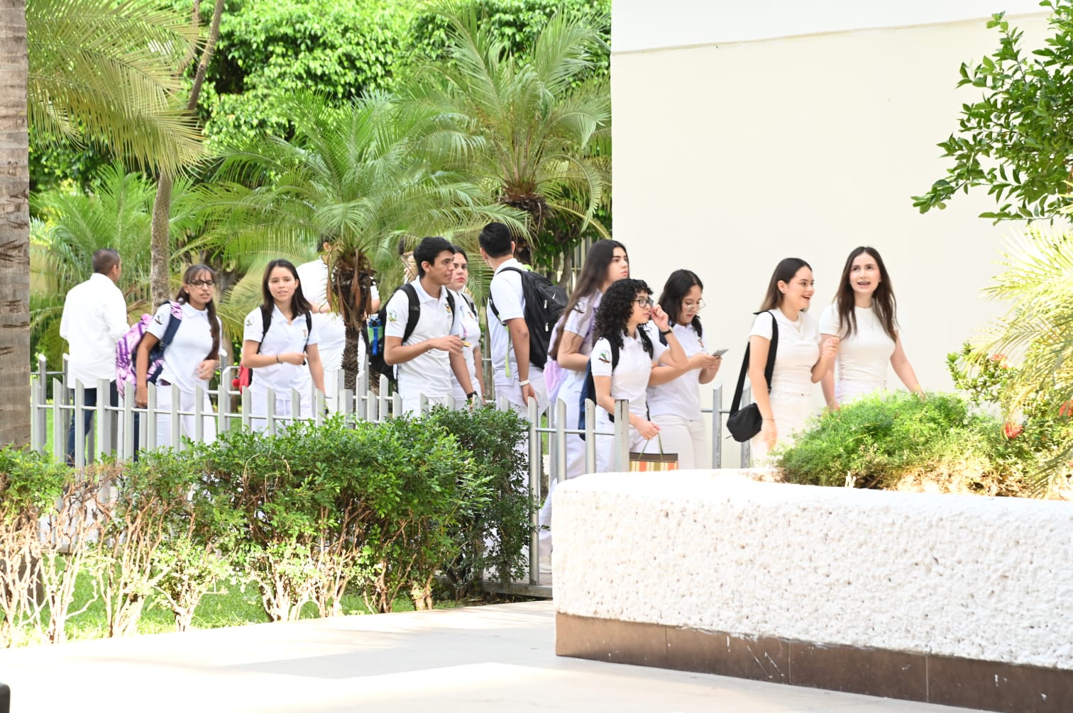 Estudiantes de la UAS inician el nuevo ciclo escolar