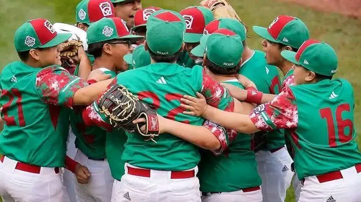 integrantes del Swing Perfecto celebran