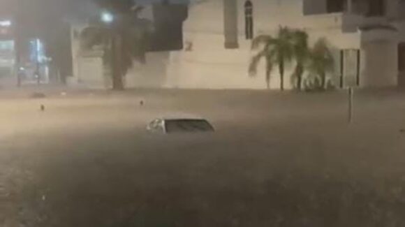 Avenidas de Mazatlán quedan intransitables tras la lluvia de este jueves