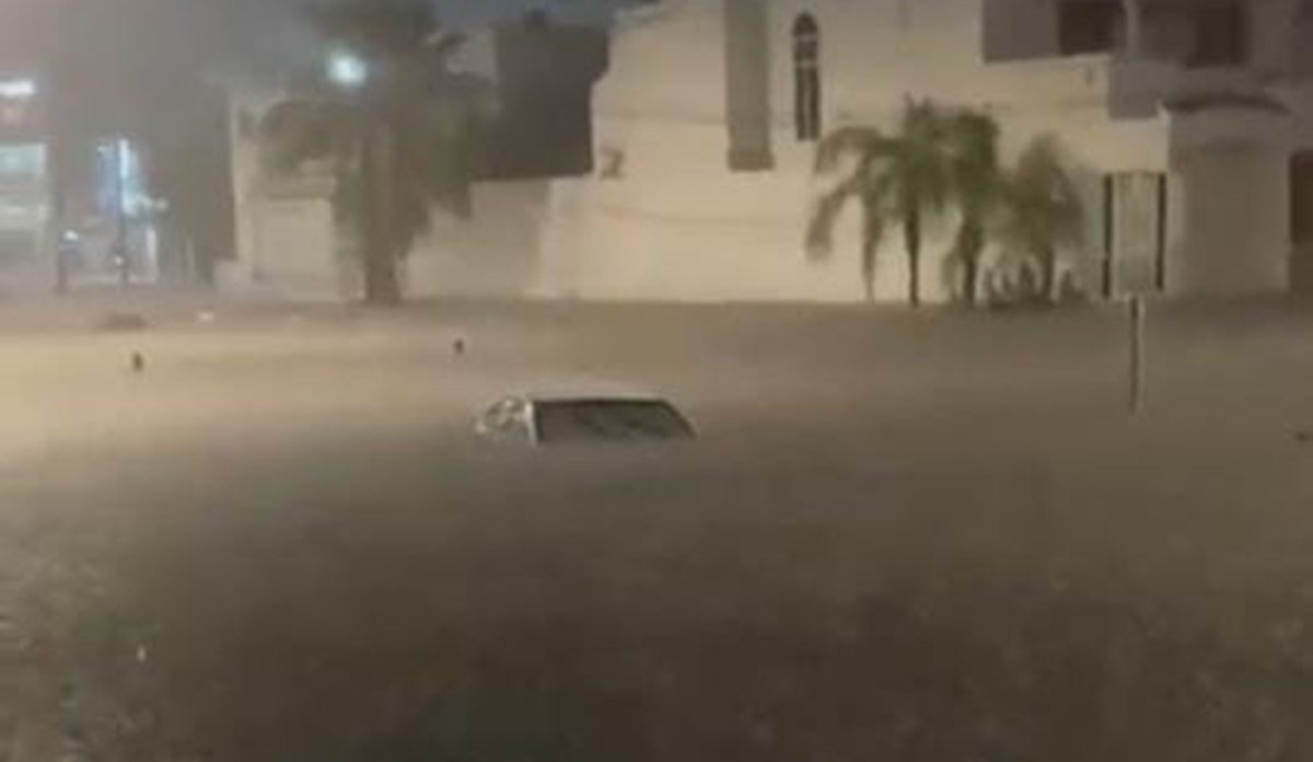 Lluvias dejan inundadas calles de Mazatlán