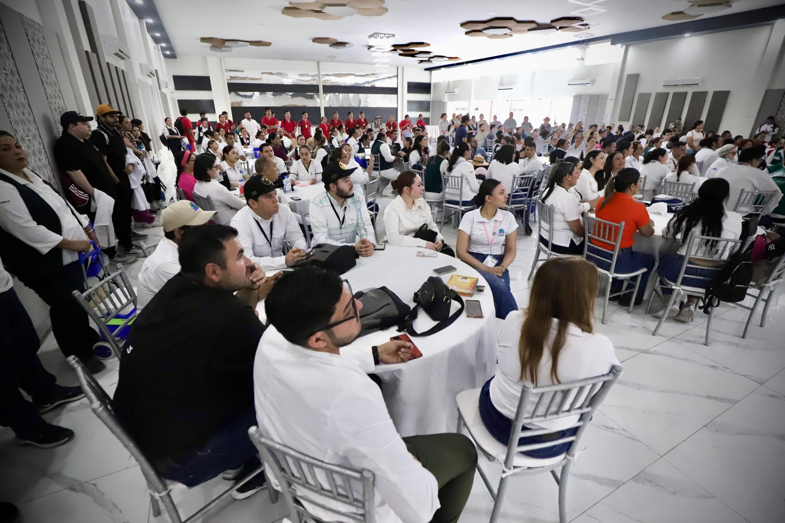 Jornada de vacunación en Adolfo Ruiz Cortines, Guasave