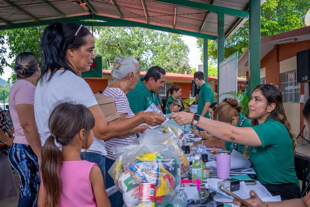 jornada de servicios de DIF Bienestar Culiacán a la comunidad de La Campana