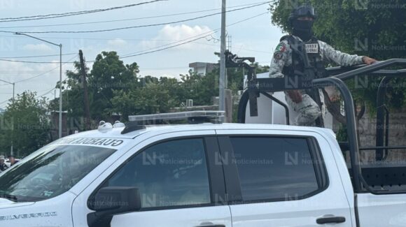 Ejecutan a un joven cuando lavaba un carro afuera de un domicilio en Lomas del Magisterio, Culiacán