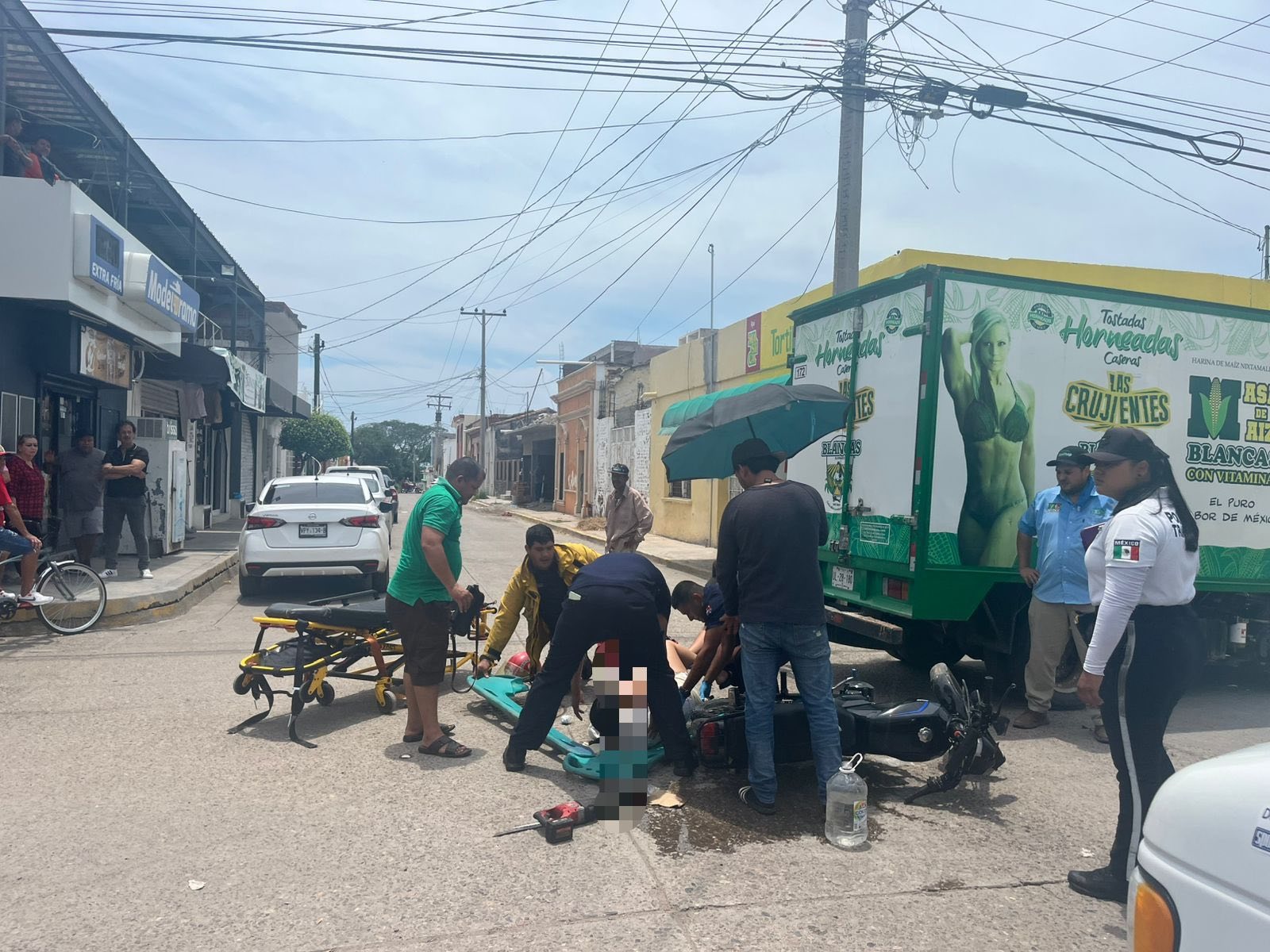 Joven resulta lesionada tras choque en Villa Unión
