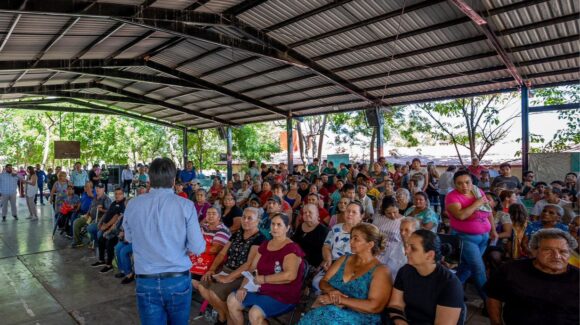 “Queremos seguir trabajando”: Juan de Dios Gámez visita la colonia Felipe Ángeles, hace compromisos