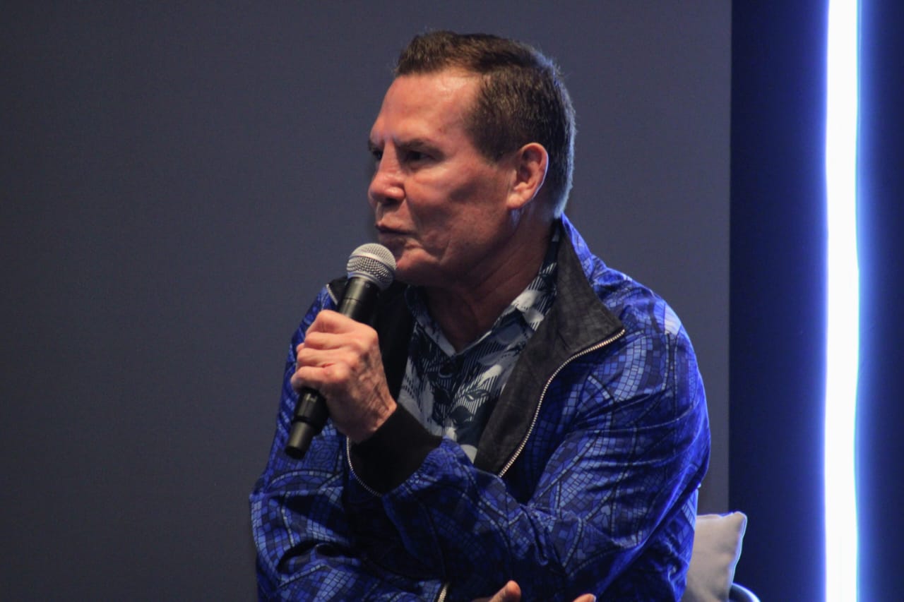 Julio César Chávez en evento de Grupo ARHE