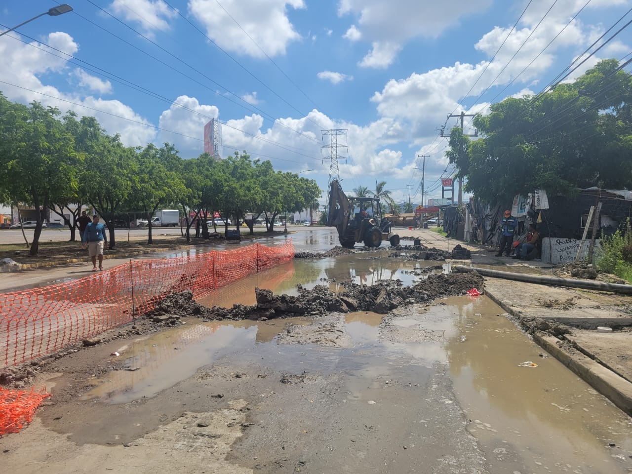 Avería en red de agua afecta a varios fraccionamientos este viernes