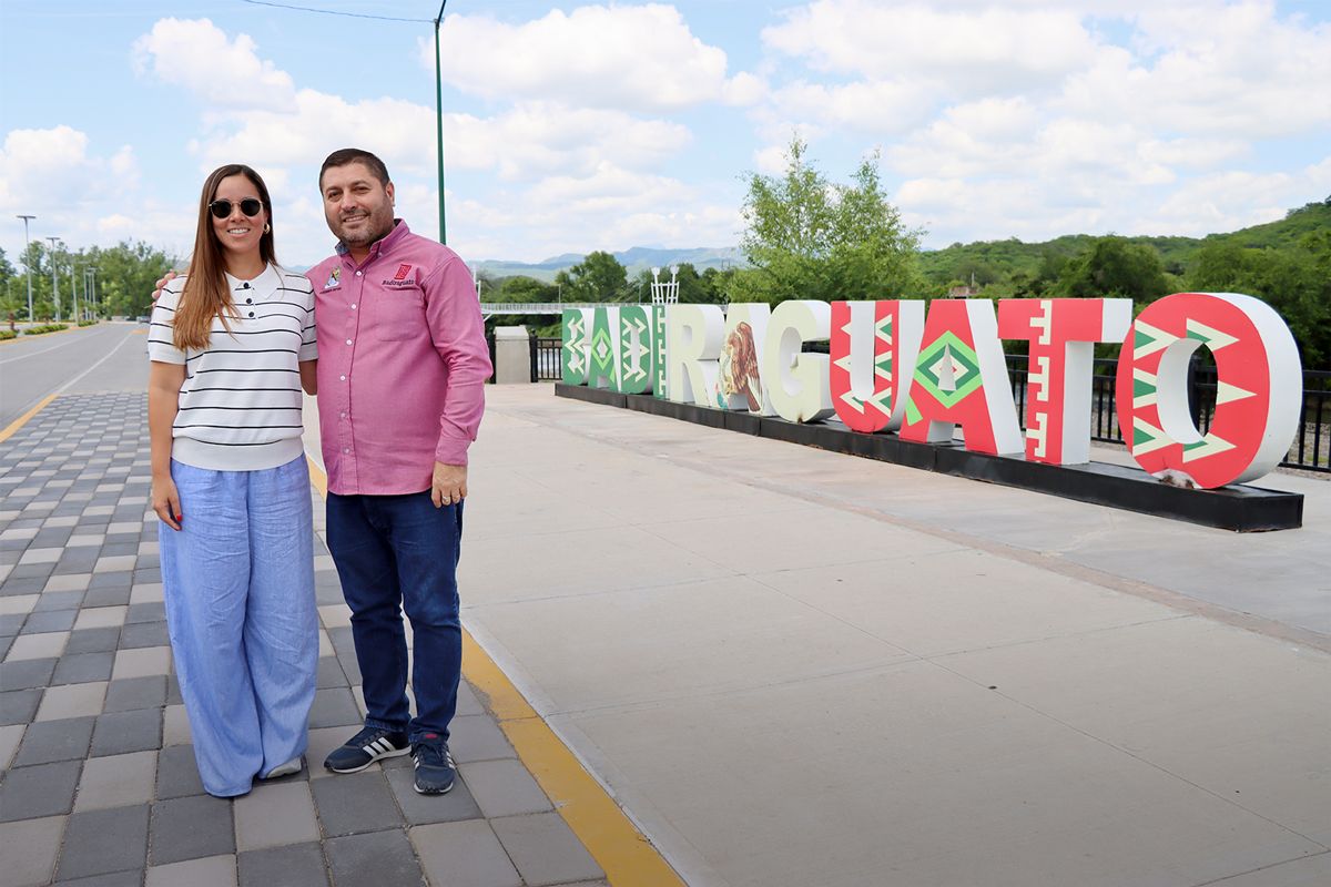 Alcalde de Badiraguato con la secretaria de Turismo de Sinaloa