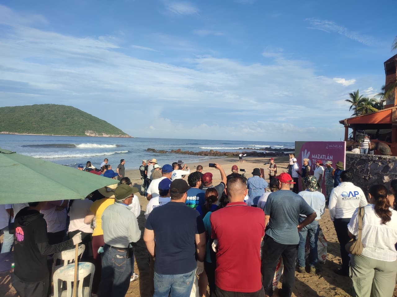 limpieza en zona dorada mazatlan playa
