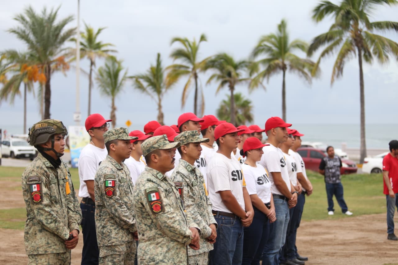 jóvenes del servicio militar nacional