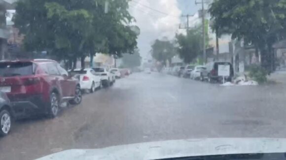 ¡Se hizo la lluvia! Guasavenses viven un sábado lluvioso