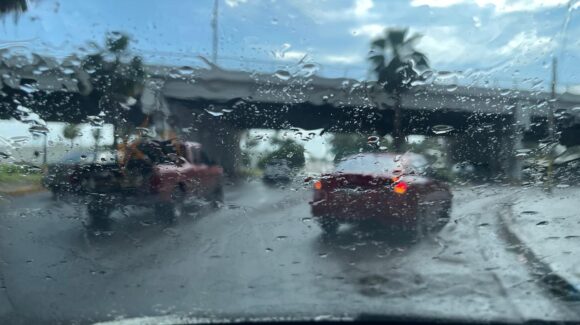 Temperaturas de hasta 40°C, pero con lluvias intensas para este lunes en Sinaloa