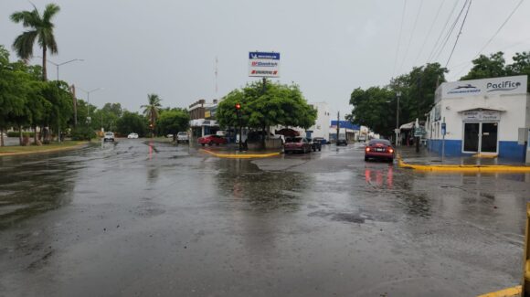 Monzón mexicano y ondas tropicales provocarán intensas lluvias en gran parte del país