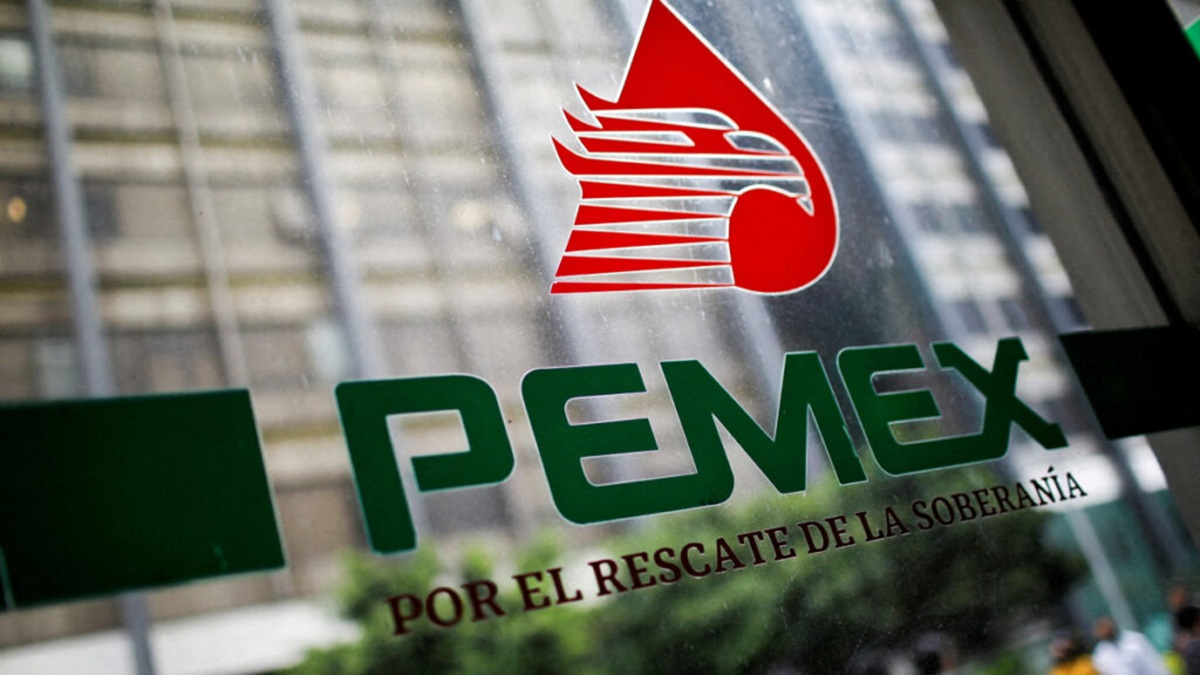 Logotipo de Pemex en ventana