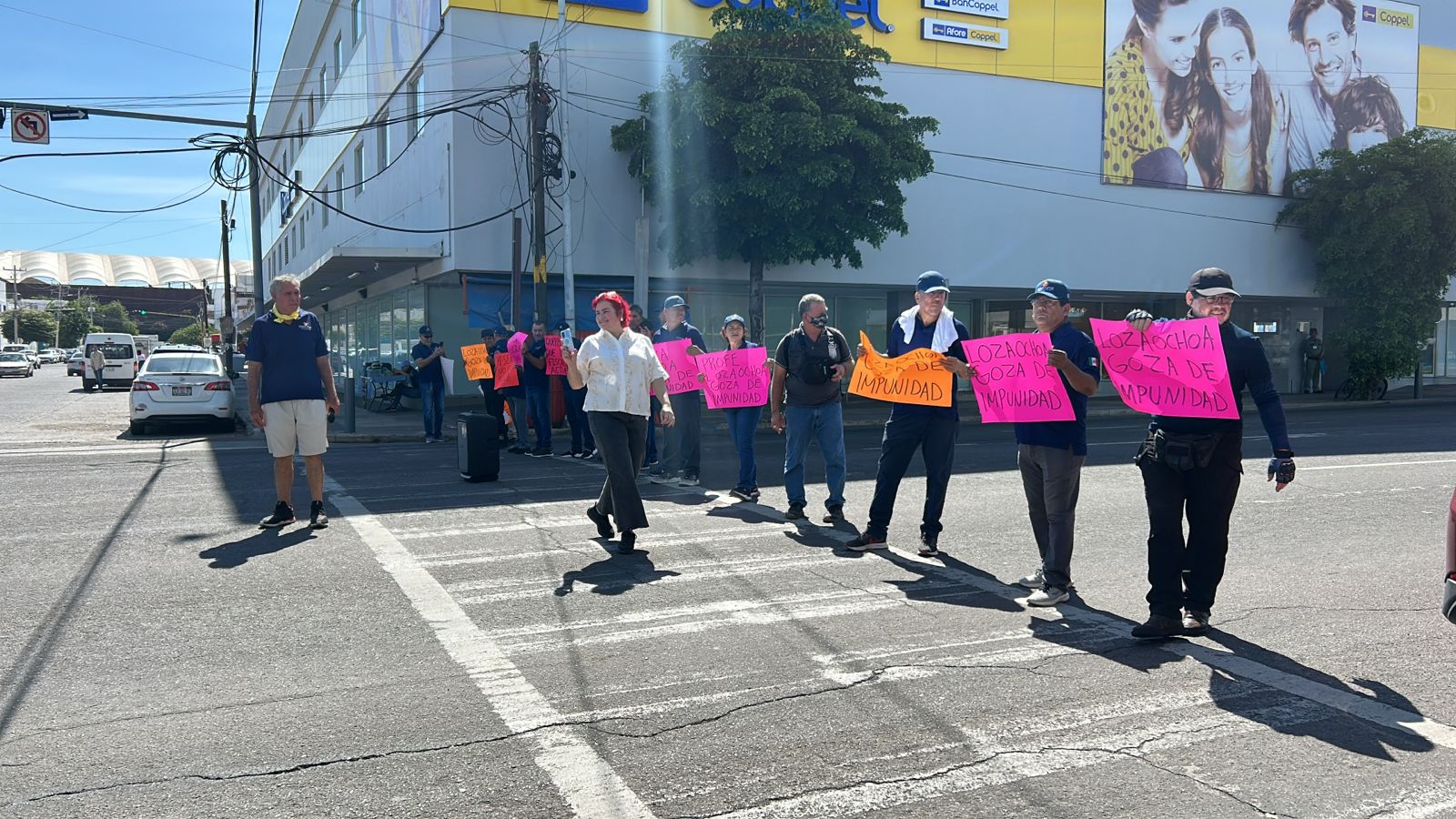 los manifestantes bloquearon las calles Álvaro Obregón y Ruperto Paliza