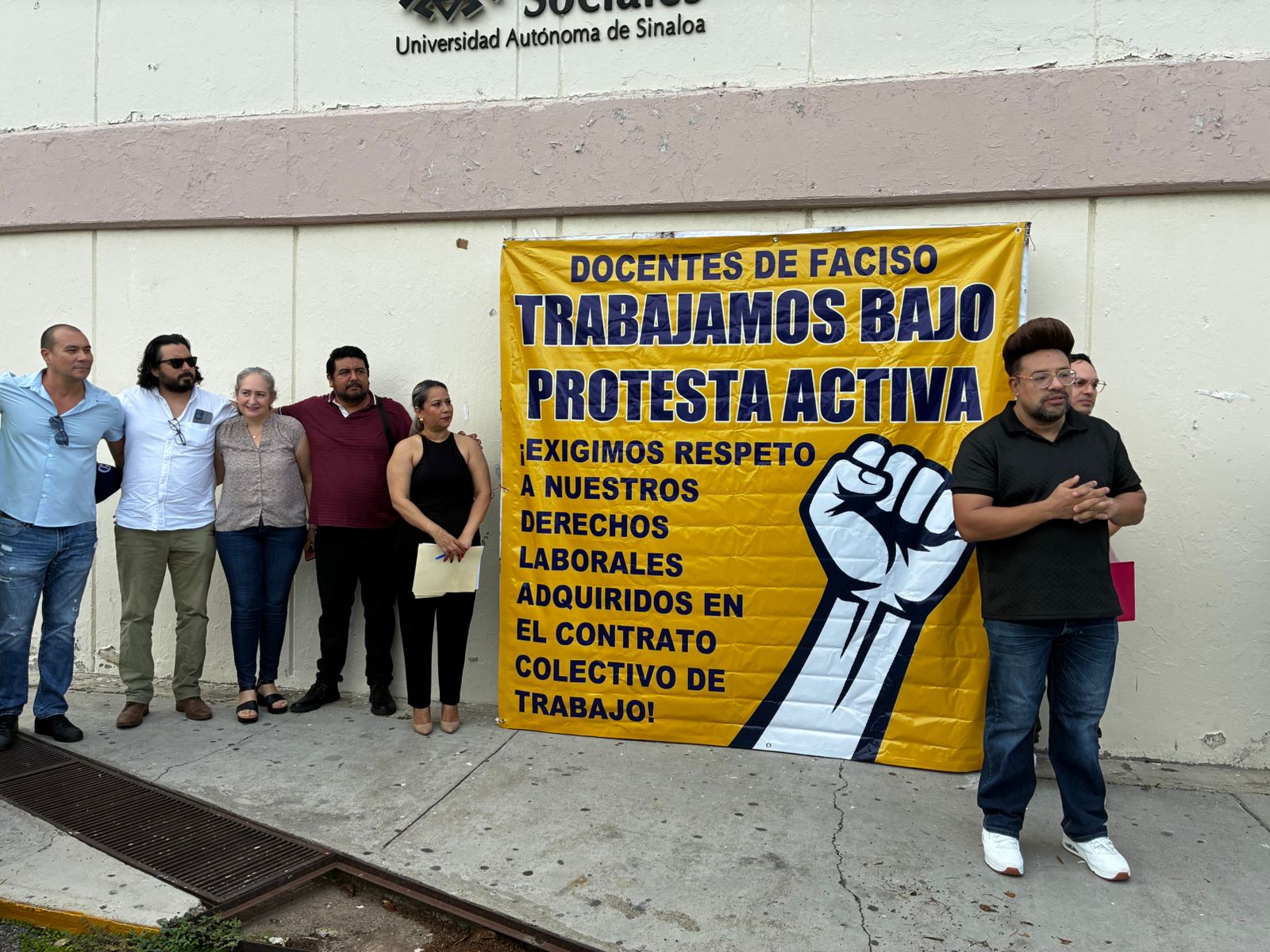 Manifestación de Docentes de la Facultad de Ciencias Sociales de la Universidad Autónoma de Sinaloa, campus Mazatlán