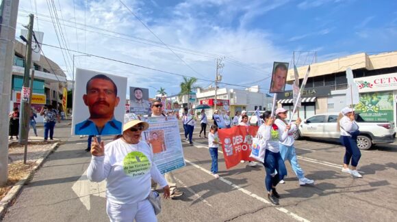 “Si no hay justicia, ya lo que queremos es que regresen a casa”: familias marchan por desaparecidos en Culiacán