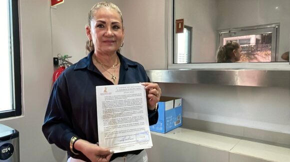 Regidora del PRI denuncia ante la ASE opacidad y ausencias en Comité de Adquisiciones de Mazatlán